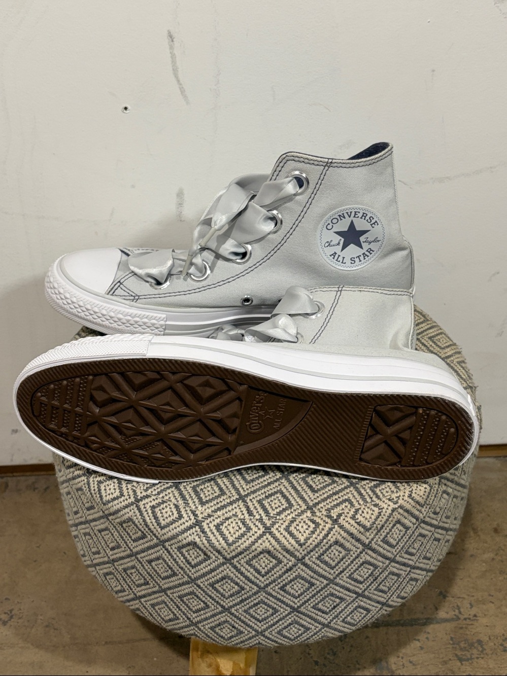 Converse All Star High Top Sneakers Light Gray White Satin Laces Women’s Size 7 - Picture 3 of 7